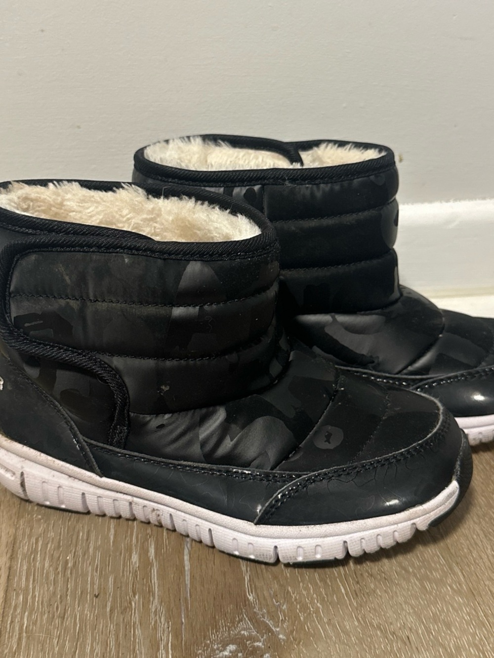 Hobibear Kids Black Puffer Winter Boots with Fur Lining